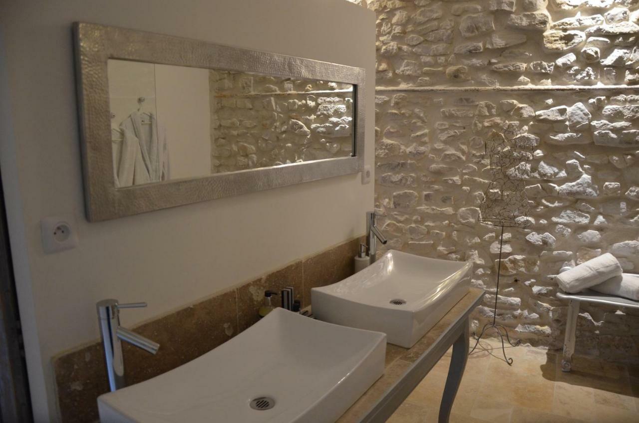 O2Suites Bernis Luaran gambar
