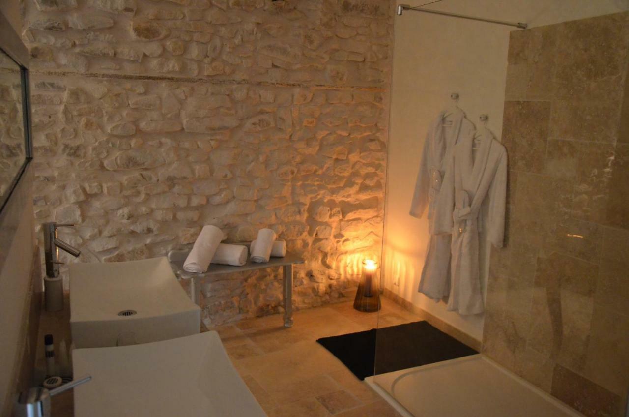 O2Suites Bernis Luaran gambar